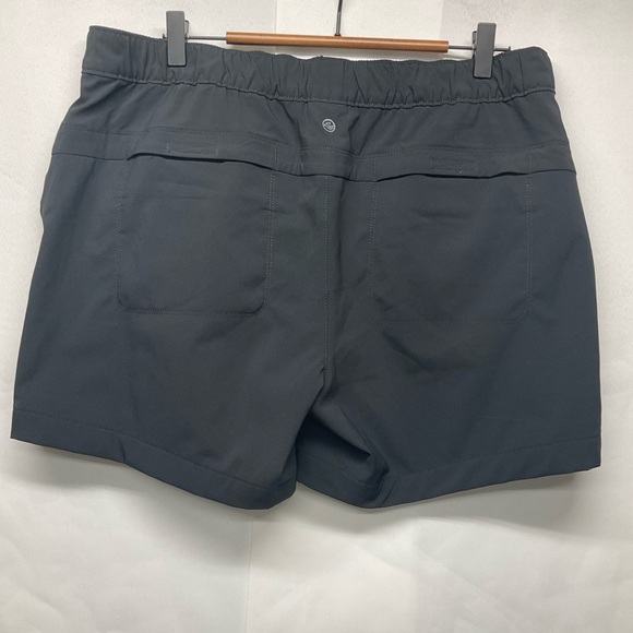 Eddie Bauer Women’s Pull on Short Size 14 Elastic Waist - Picture 3 of 8